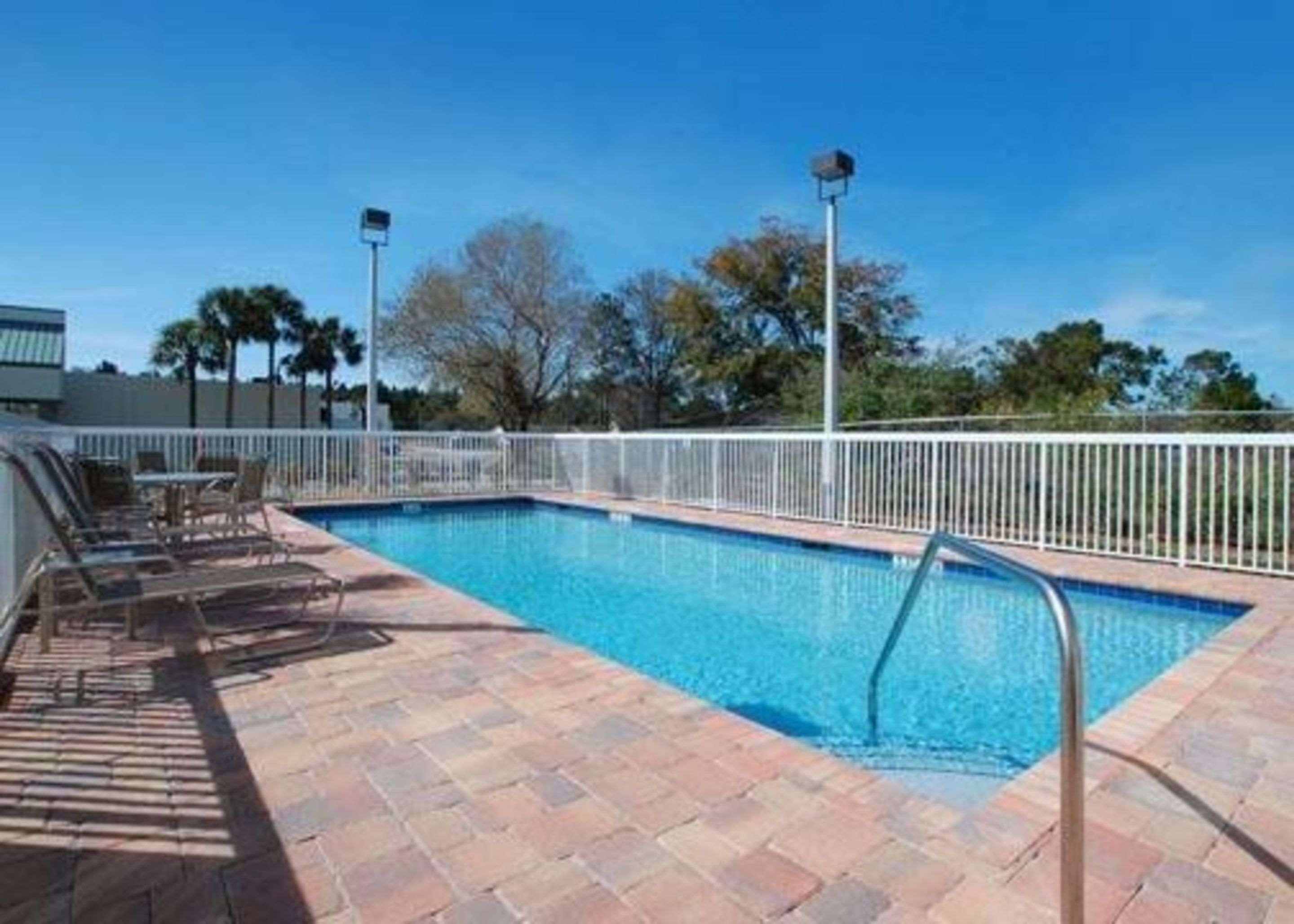 Comfort Suites Palm Bay - Melbourne Exterior photo